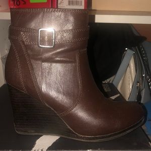 Wedge boots